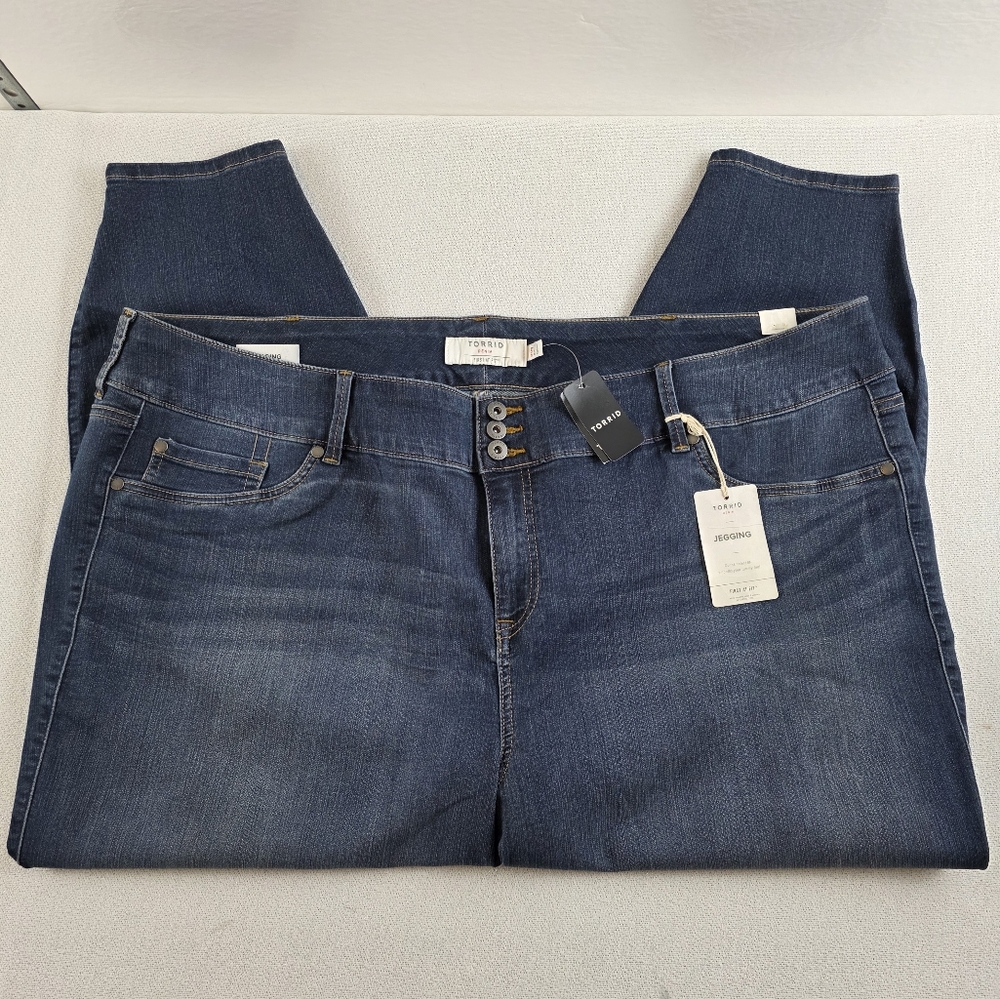 NEW Torrid Jegging Skinny Super Stretch Mid Rise Jeans 30R